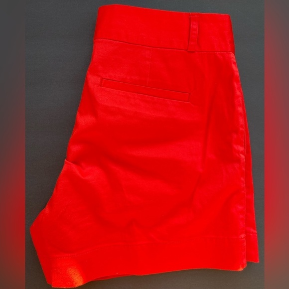 Banana Republic authentic chino shorts in orange. Like new condition. Size 6. - Picture 2 of 3